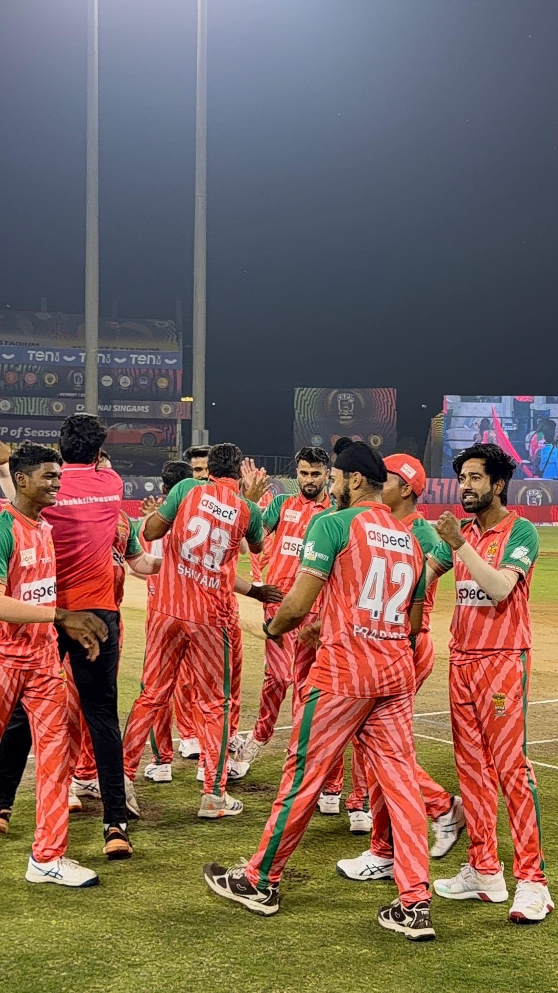 Tiigers of Kolkata Action Shot 1